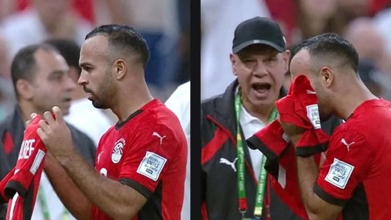 محمد مجدي أفشة يعبر عن تقديره لأحمد رفعت بتقبيل قميصه بعد هدف التعادل أمام الكويت في كأس العرب